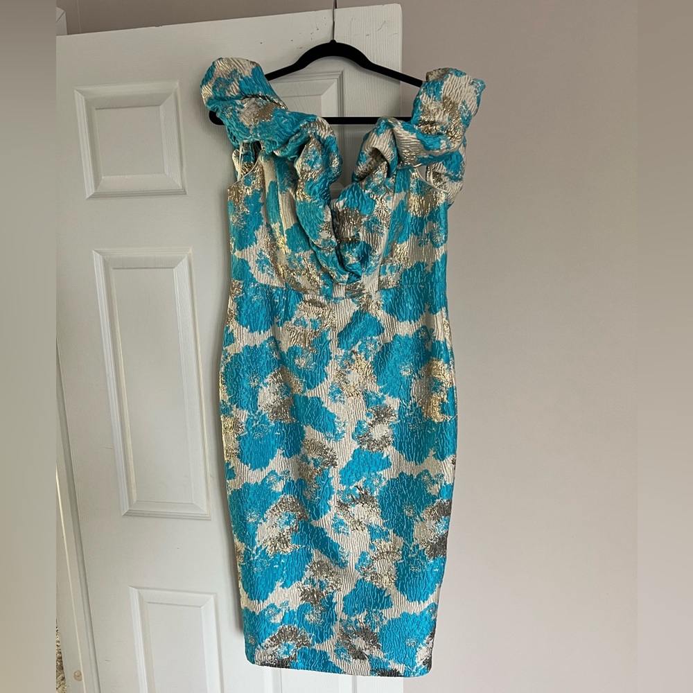 Gorgeous off the shoulder cocktail dress with tags.